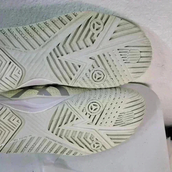 Size 8.5 Women’s ASICS GEL Resolution 8 Cream Pure Silver 2021 - Picture 6 of 9